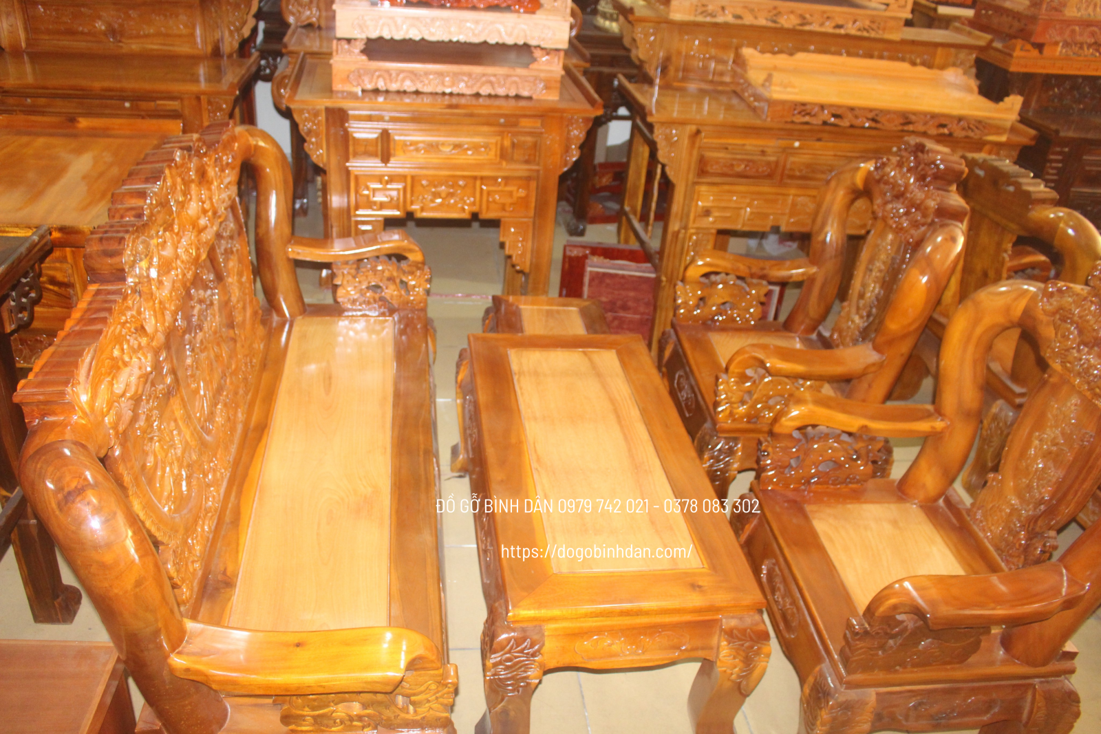 bàn ghế gỗ phòng khách giá bình dân